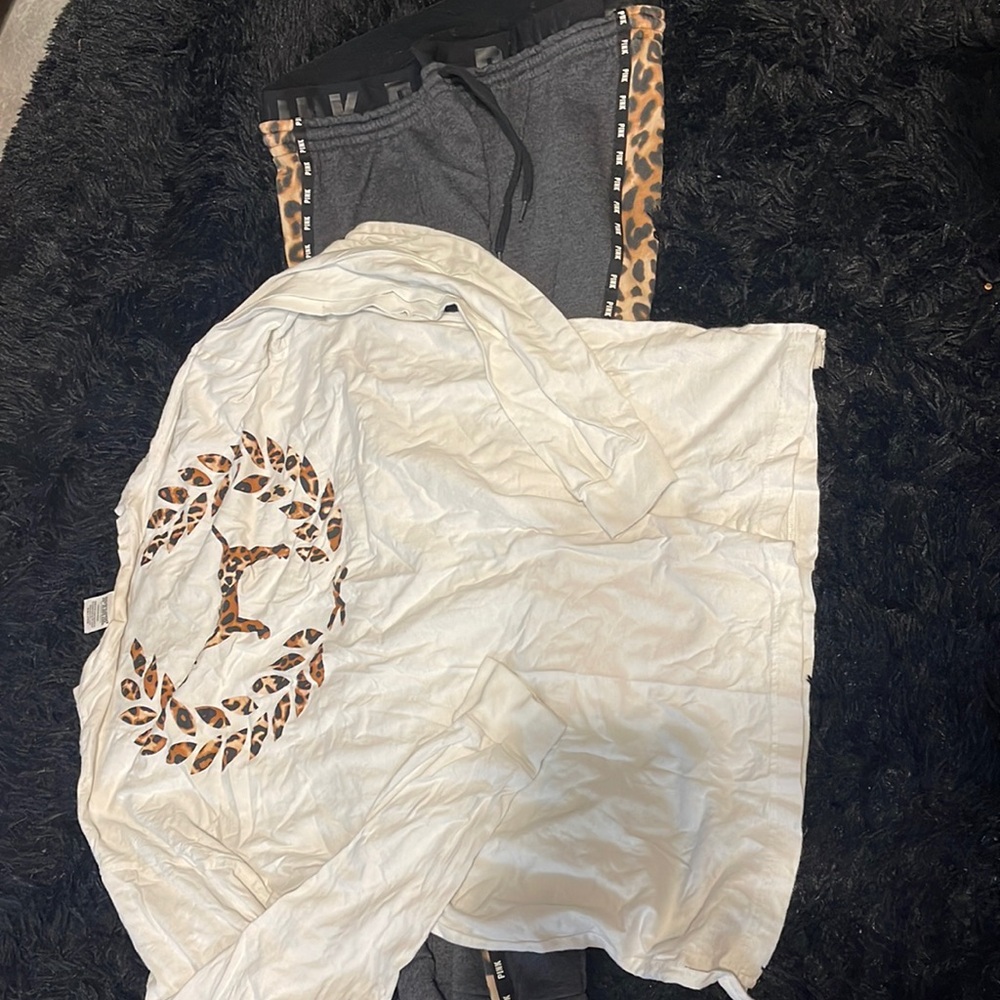 Long sleeve T-shirt with joggers